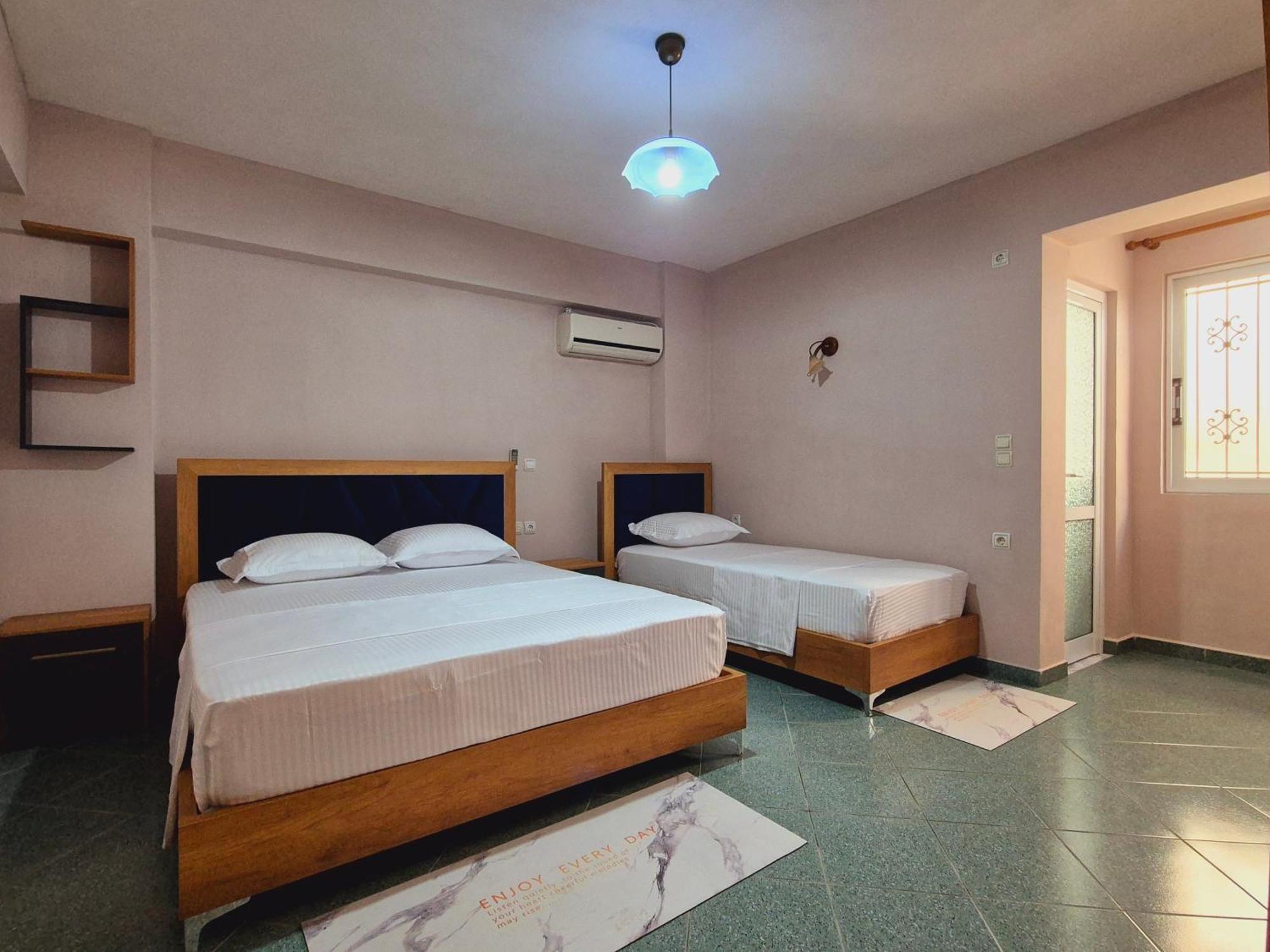 Barca Rooms Sarande Exterior photo