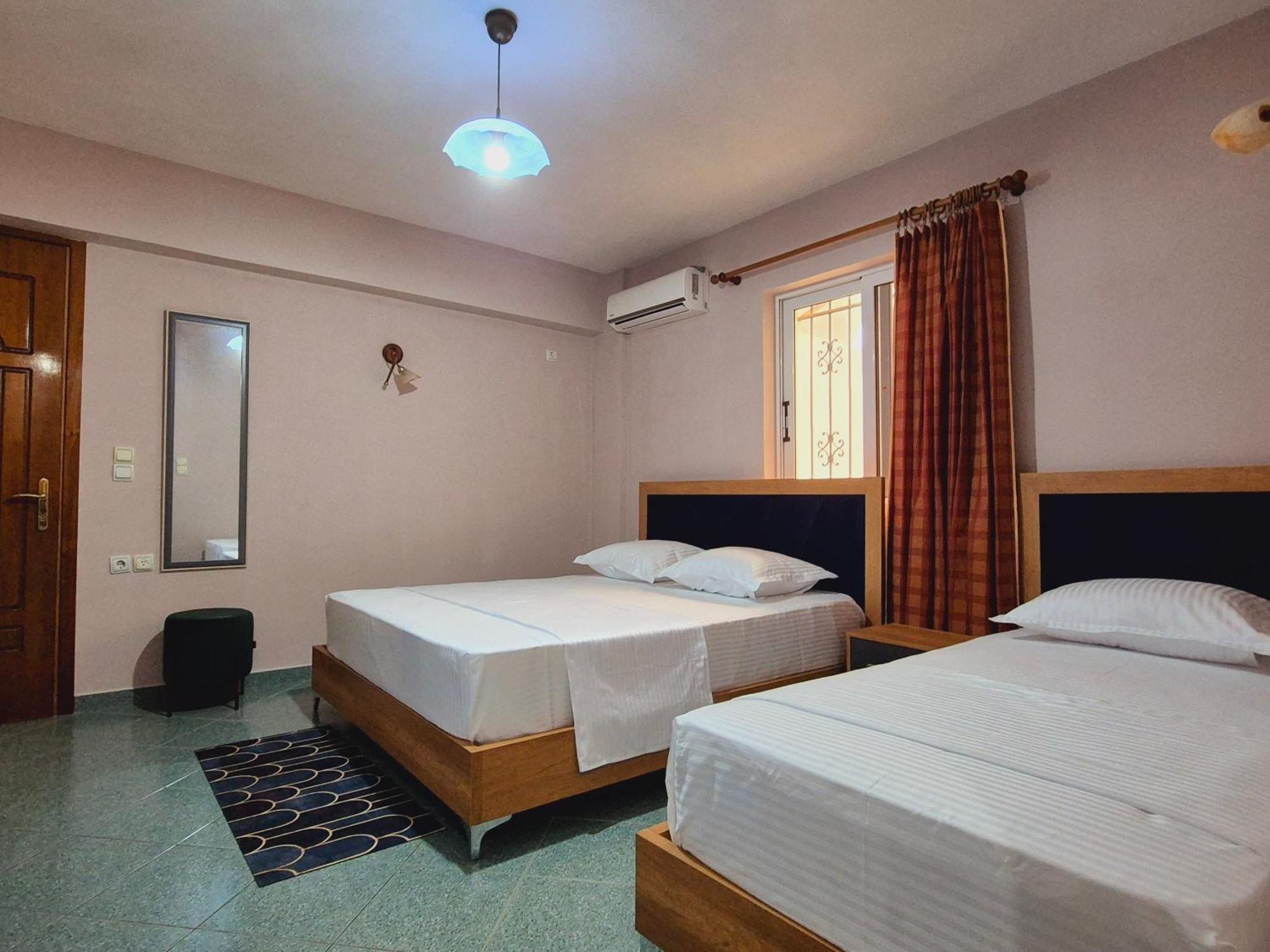 Barca Rooms Sarande Exterior photo